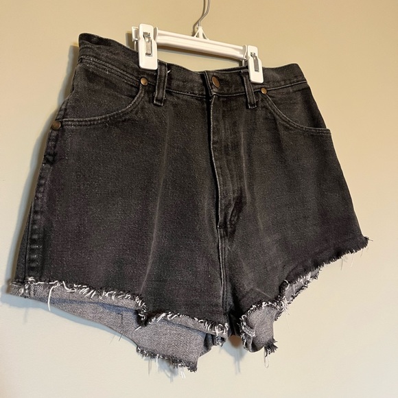Vintage Wrangler Shorts - Picture 2 of 4